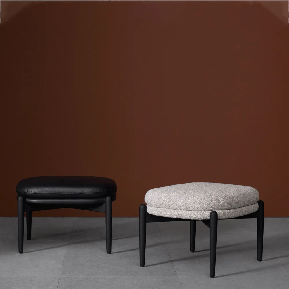 Embrace ottoman ekben, tyg Barnum pine 9 , lackad Fogia