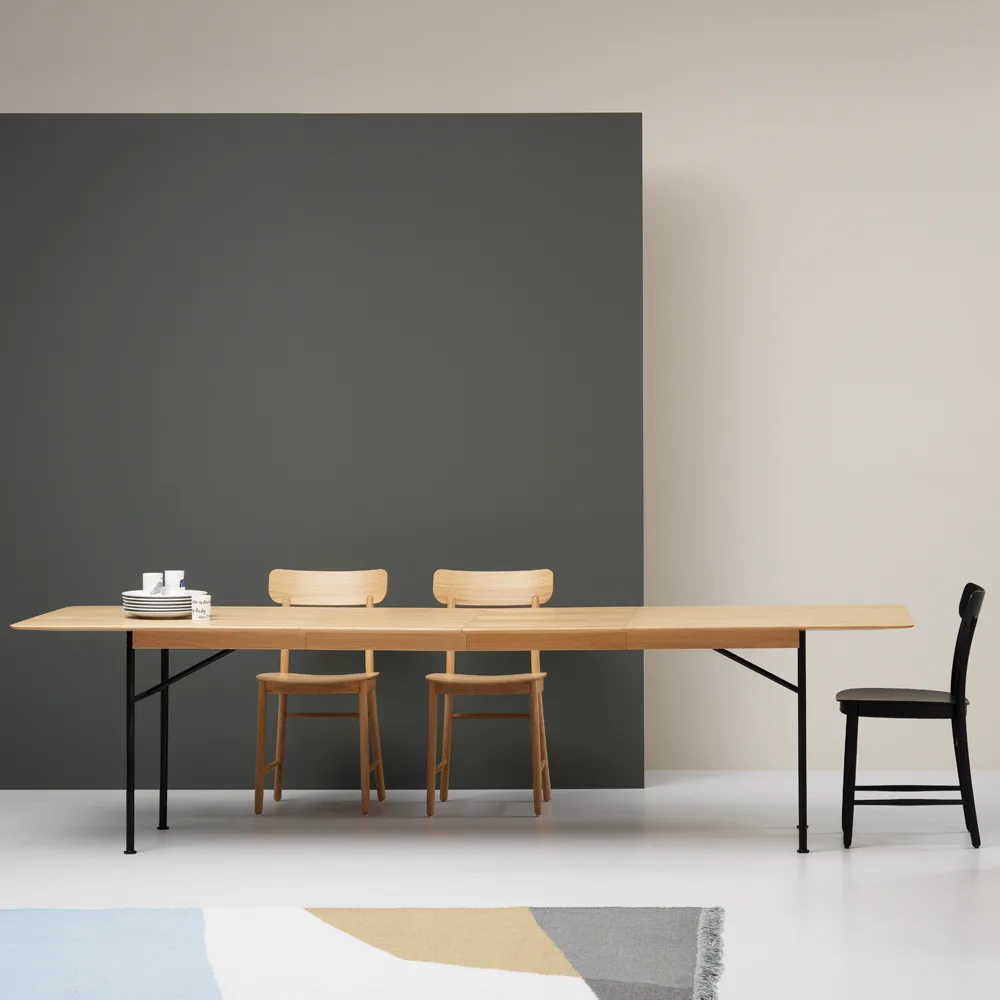 Supper matbord, ek klarlack-2 iläggsskivor 50 cm Fogia