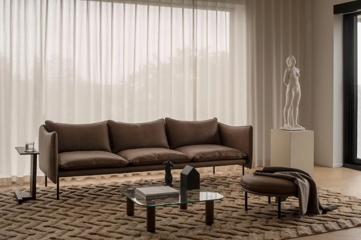 Tiki soffa 3-sits, Vintage Tabacco-svarta stålben Fogia