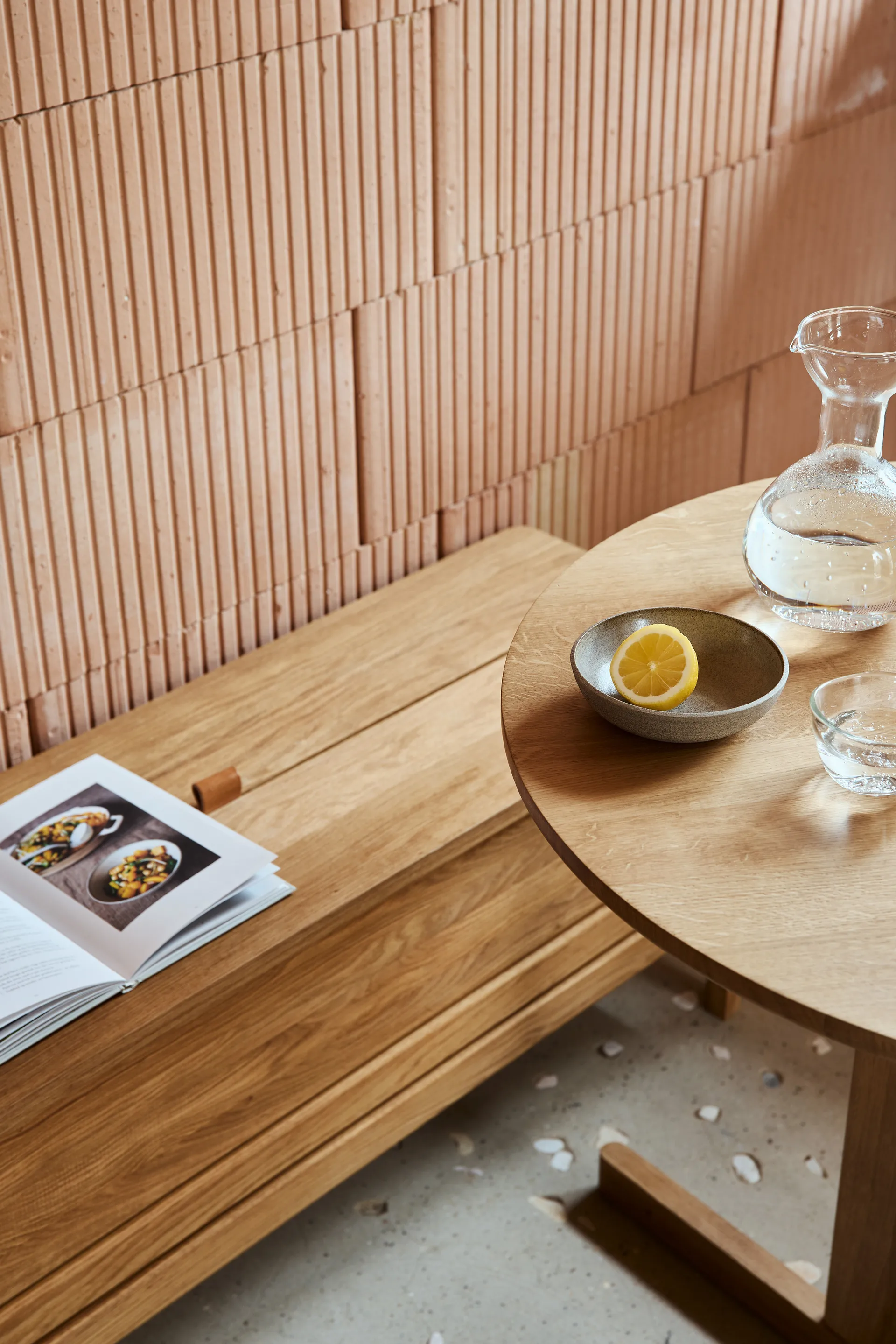 A Line förvaringsbänk 111 cm, Ek Form & Refine