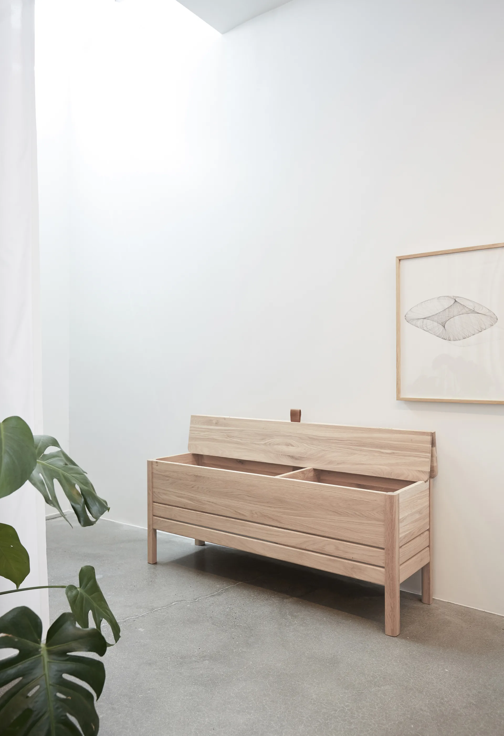 A Line förvaringsbänk 111 cm, Vit ek Form & Refine