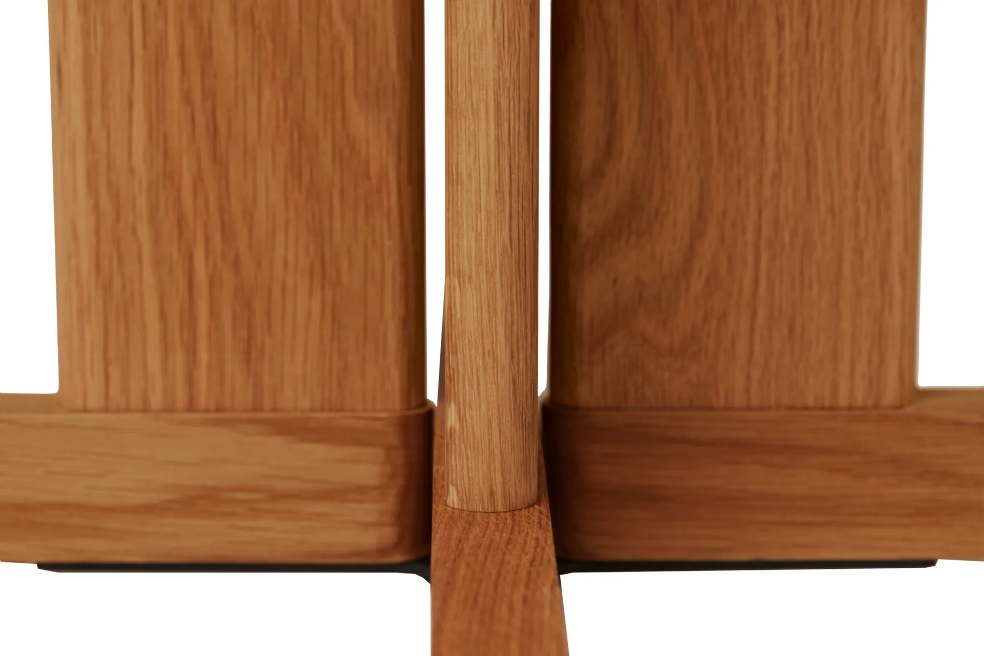 Trefoil matbord 68x68 cm, Ek Form & Refine