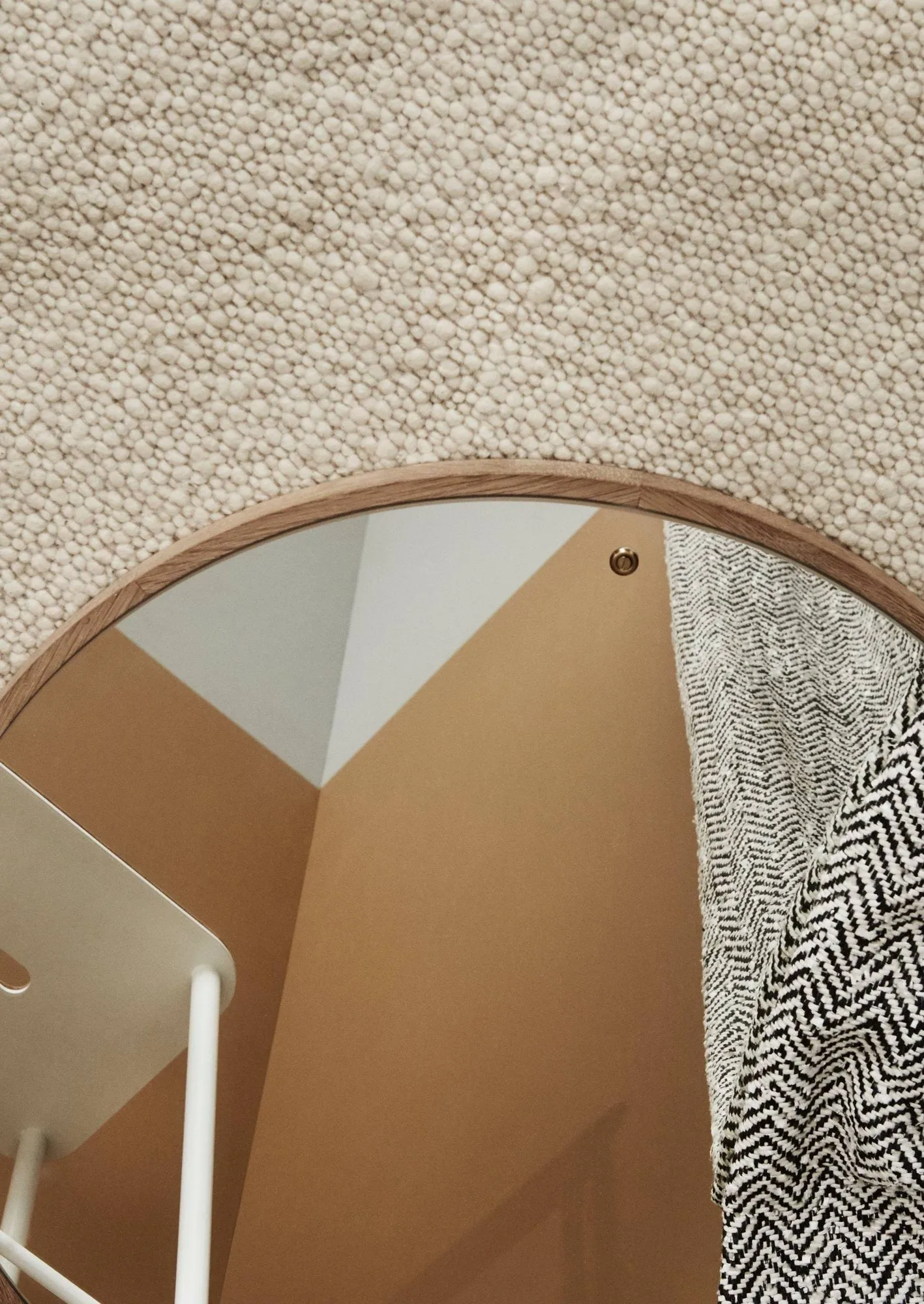 CM Circle spegel, Ek, medium, Ø60 cm FRAMA