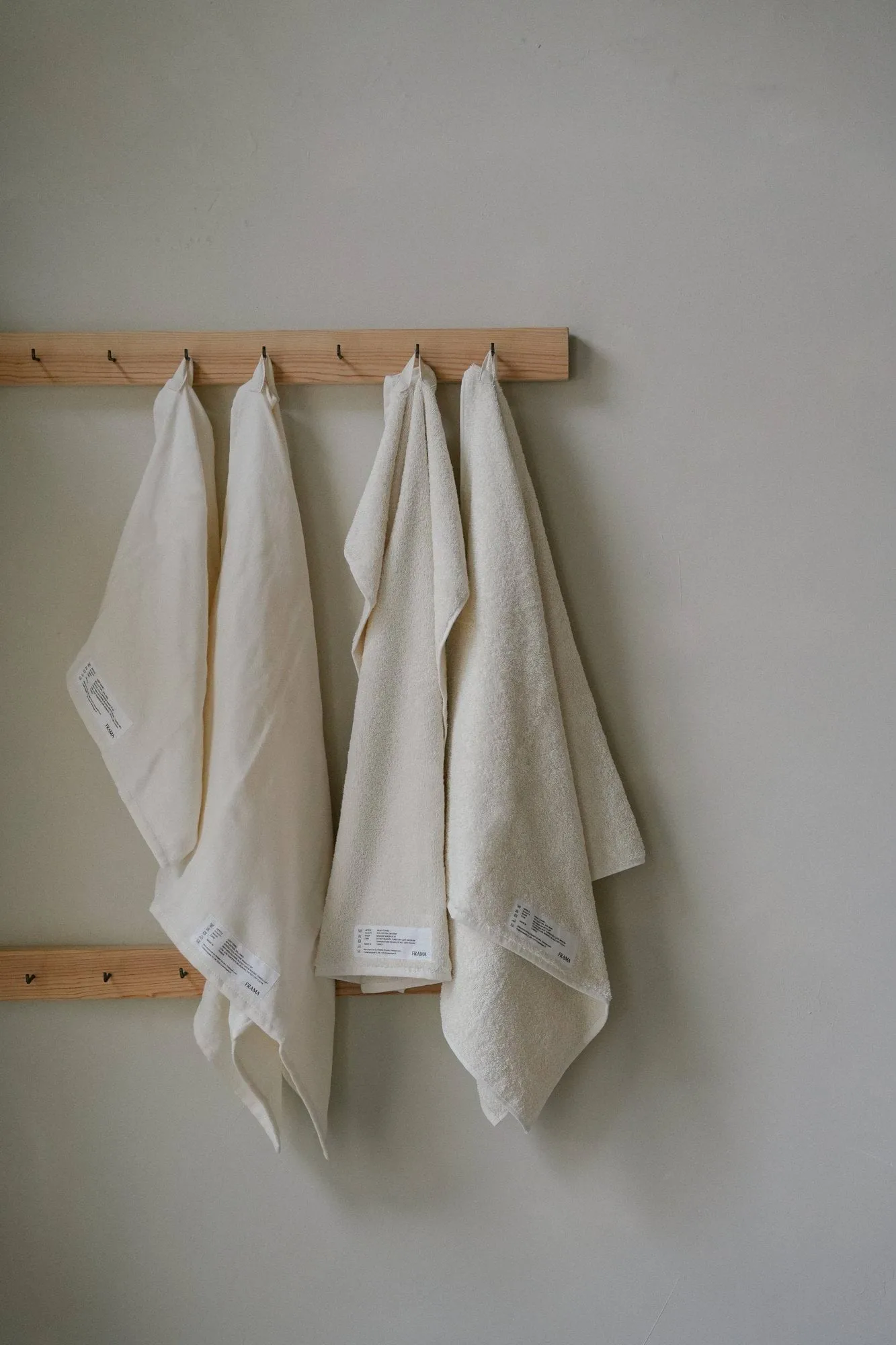 Heavy Towel handduk 80x50 cm, Bone white (vit) FRAMA