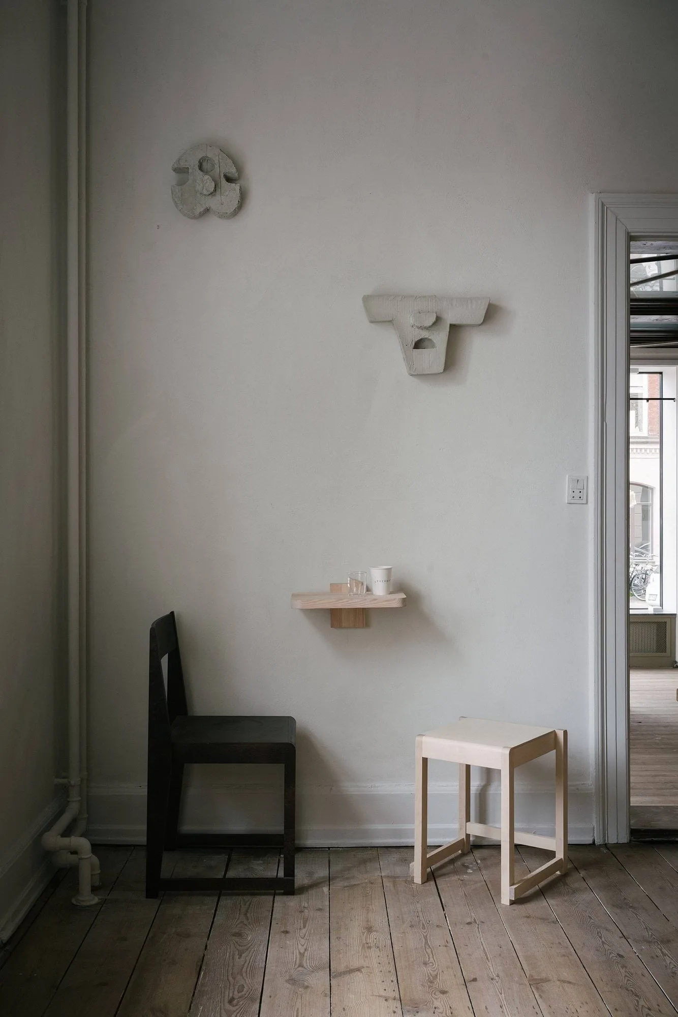 Low Stool 01 pall, Björk FRAMA