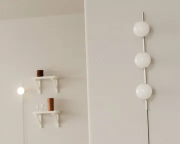 Ovoid Single vägglampa - Rostfritt stål-opalglas - FRAMA