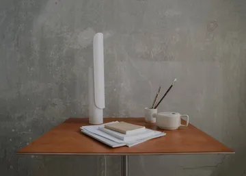 T Lamp bordslampa - Vit - FRAMA