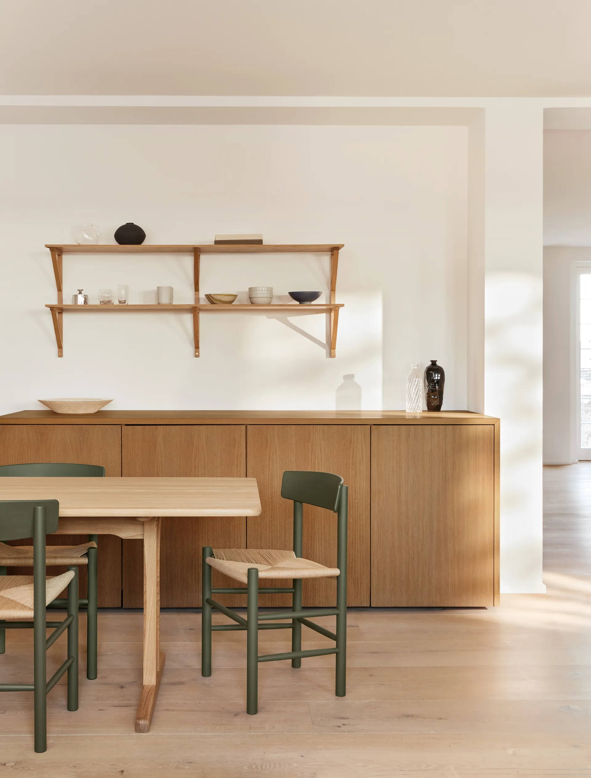 BM29 hylla 149x61 cm, Oak lacquer Fredericia Furniture