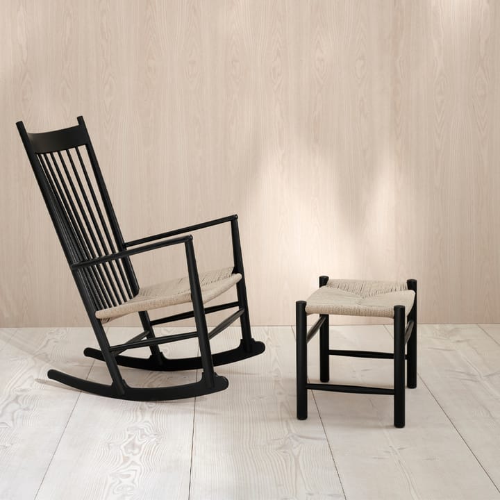 J16 pall, Natur-svartlackad ek Fredericia Furniture