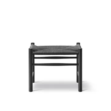 J16 pall - Svart-svartlackad ek - Fredericia Furniture