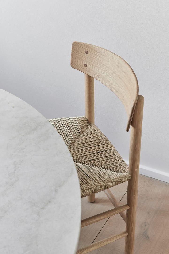 J39 Jubileum stol, ljus oljad ek, sjögräsflätad sits Fredericia Furniture