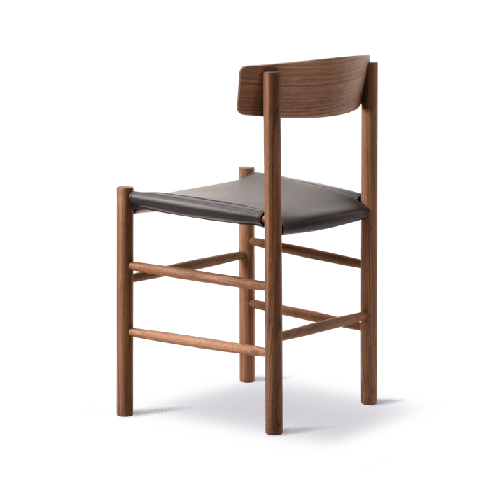 J39 stol, Oljad valnöt-läder Omni 377 mörkbrun Fredericia Furniture