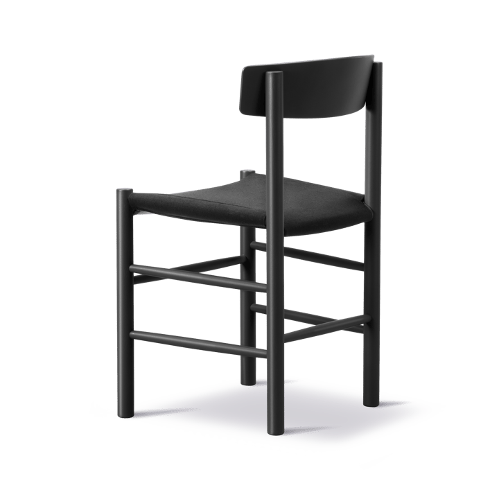 J39 stol, Svartlackerad bok-svart canvas Fredericia Furniture