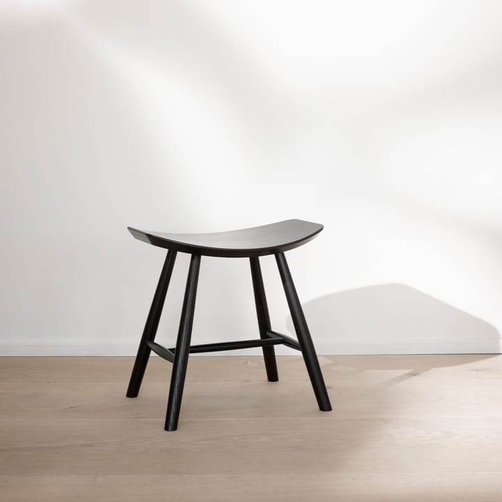 J63 taburett, svart ask Fredericia Furniture