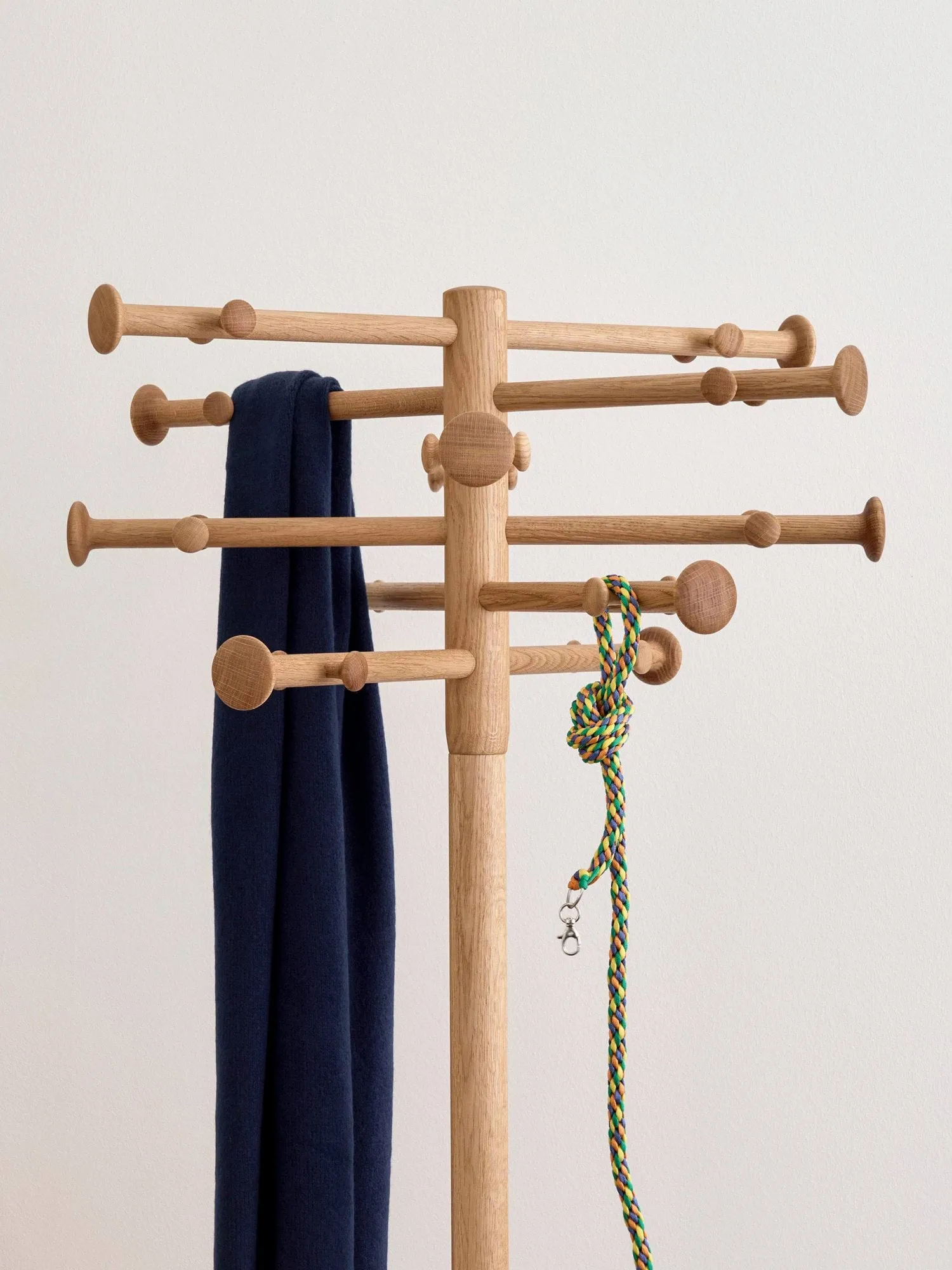 ND09 klädhängare, Oljad ek, 170 cm Fredericia Furniture