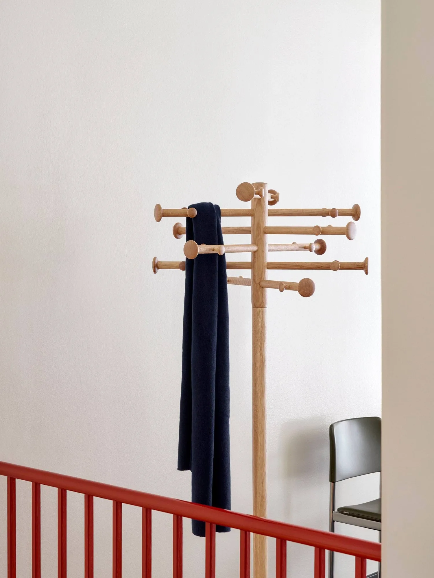 ND09 klädhängare, Oljad ek, 170 cm Fredericia Furniture