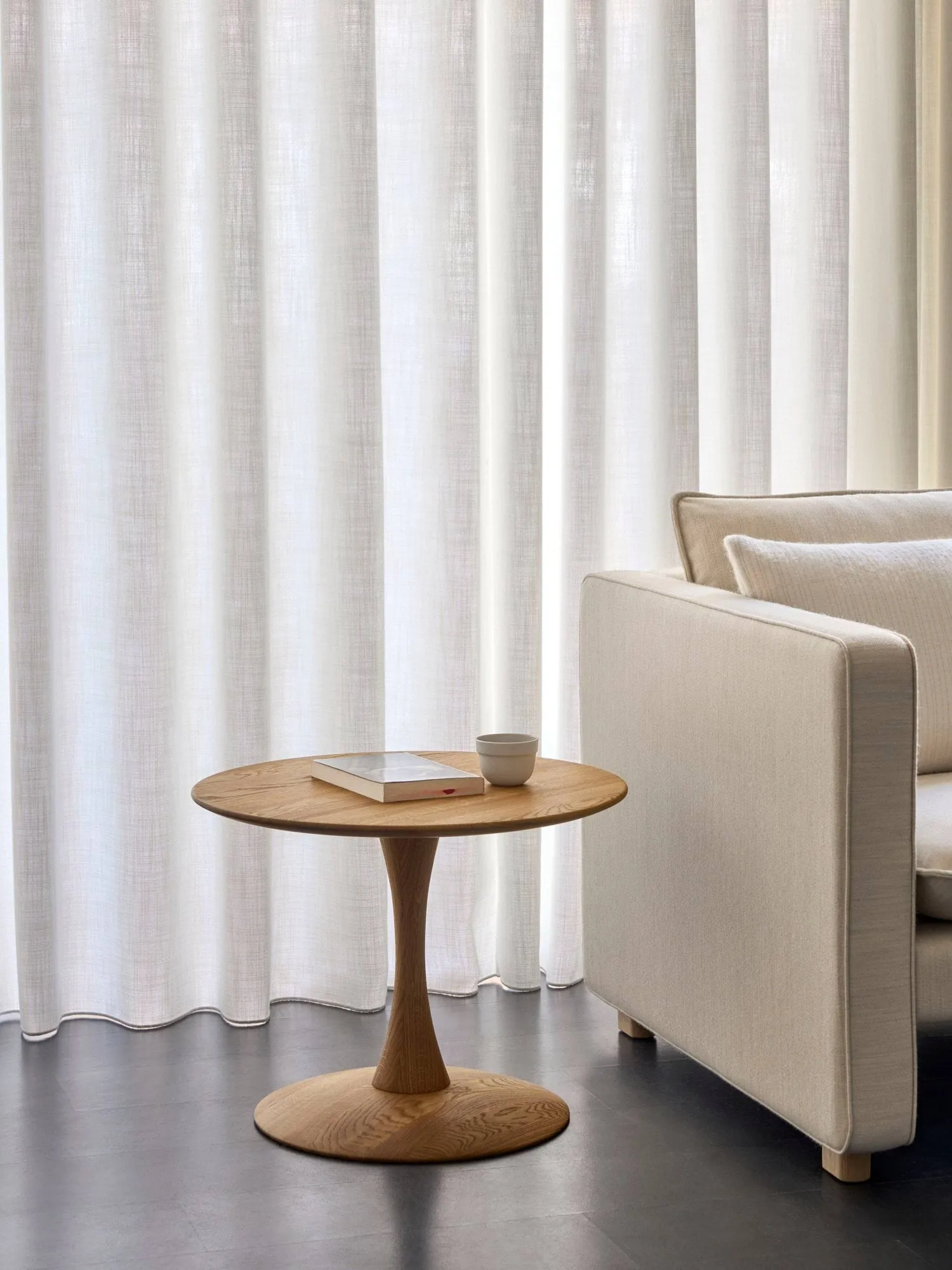 ND110 Trisse soffbord, Oljad ek, Ø55x42 cm Fredericia Furniture