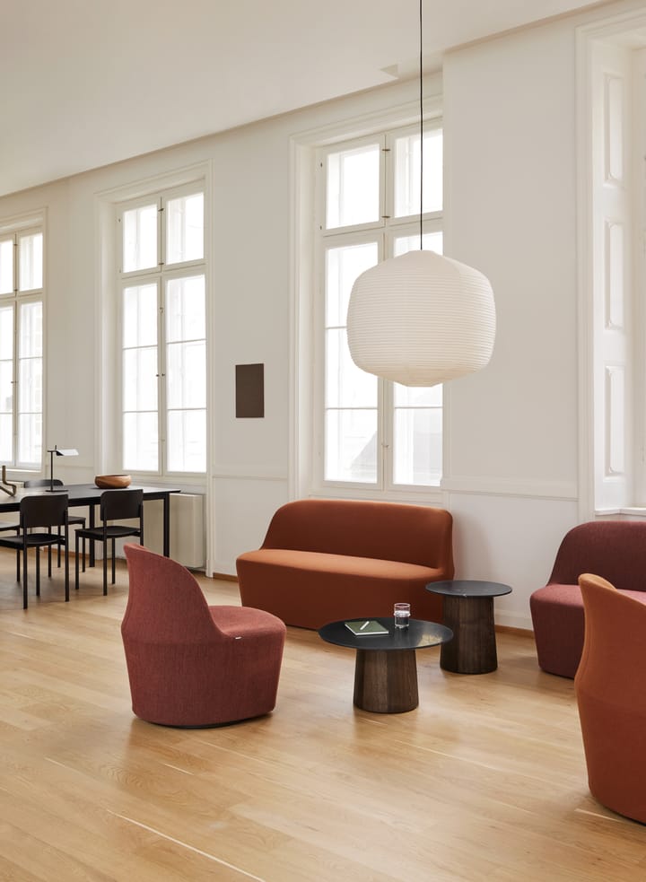 Niveau soffbord Ø61cm, Black Marquina-ash brown stained Fredericia Furniture