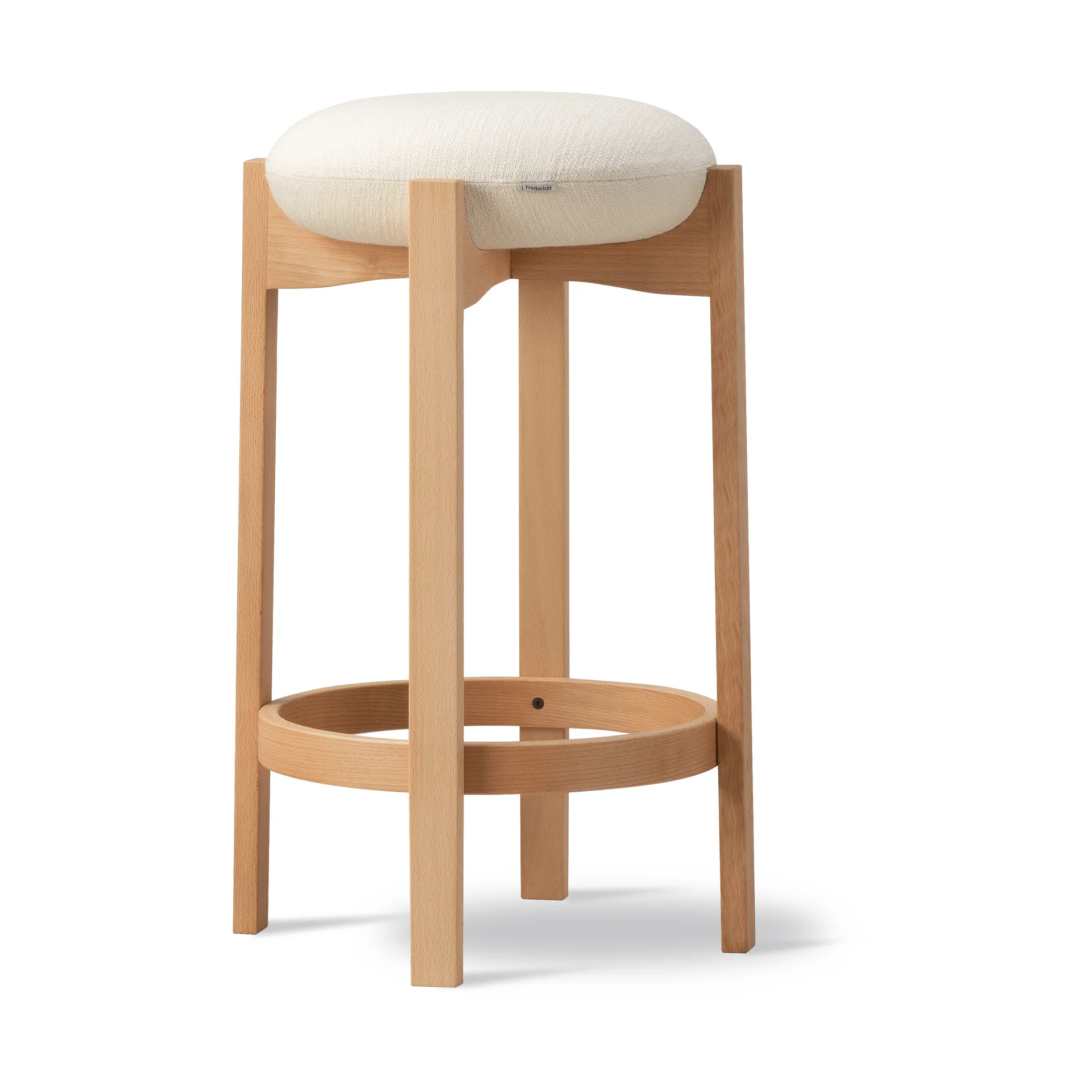 Pioneer pall hög, Odino NE22 off white-oljad bok Fredericia Furniture
