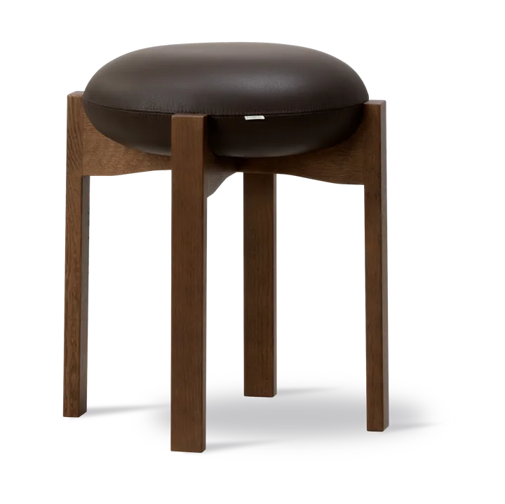 Pioneer rund pall låg - Primo 86-1-rökbets lackad ek - Fredericia Furniture