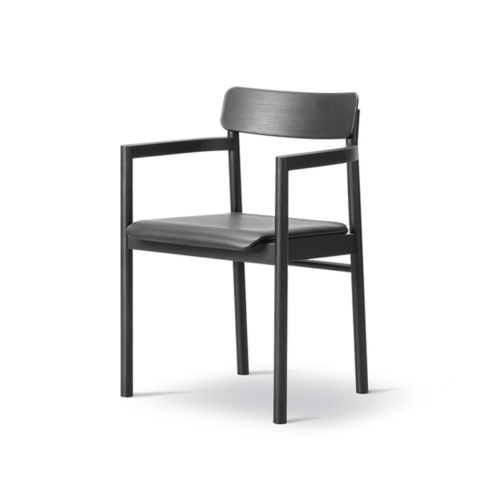 Post 3445 karmstol - ek svart lack - Fredericia Furniture