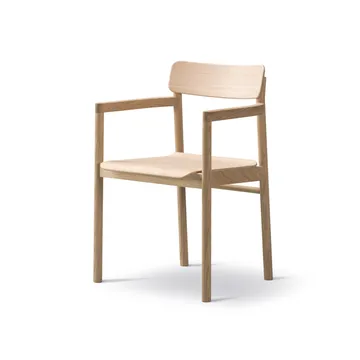 Post 3445 karmstol - Lackad ek - Fredericia Furniture