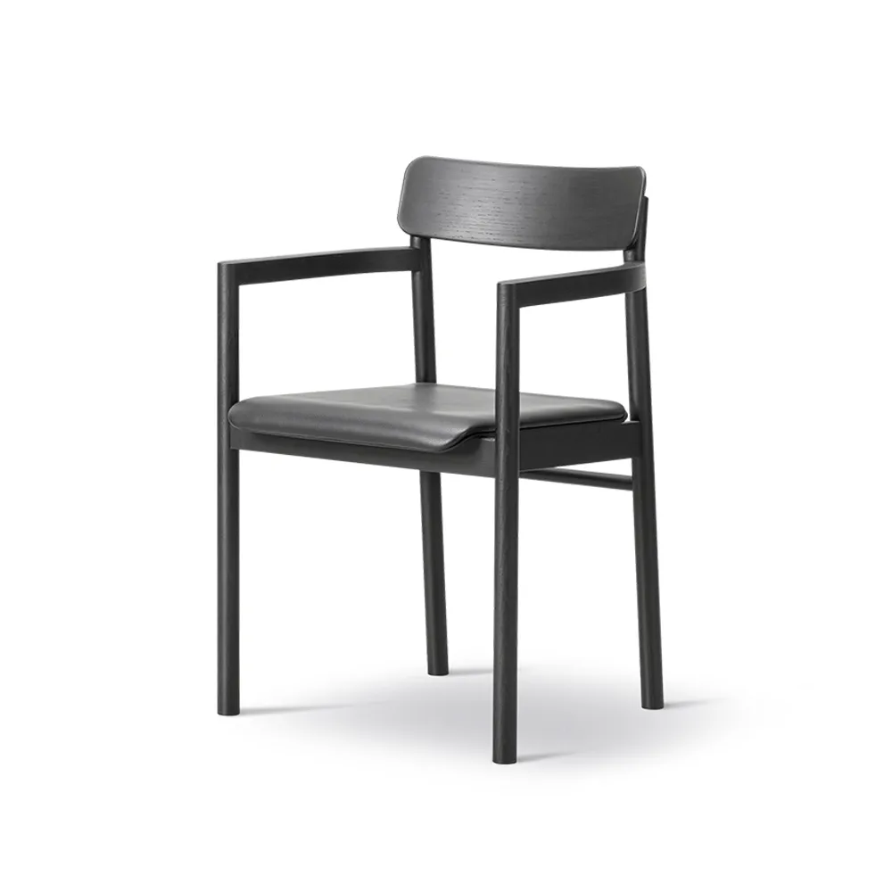 Post 3445 karmstol, Svartlackerad ek Fredericia Furniture