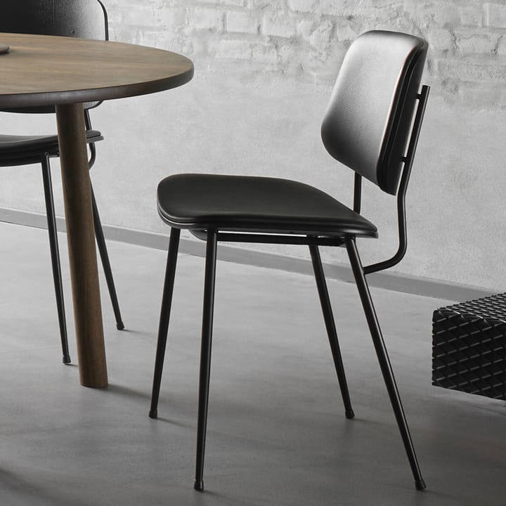 Søborg 3062 Metal stol helklädd, läder omni 301 svart, svartlackade ekben Fredericia Furniture