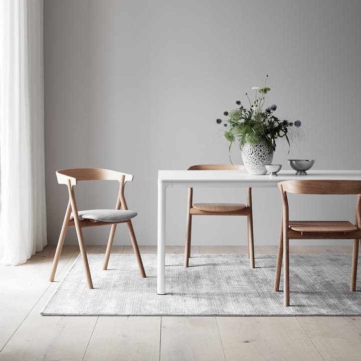 Yksi 3340 stol, ek lack Fredericia Furniture