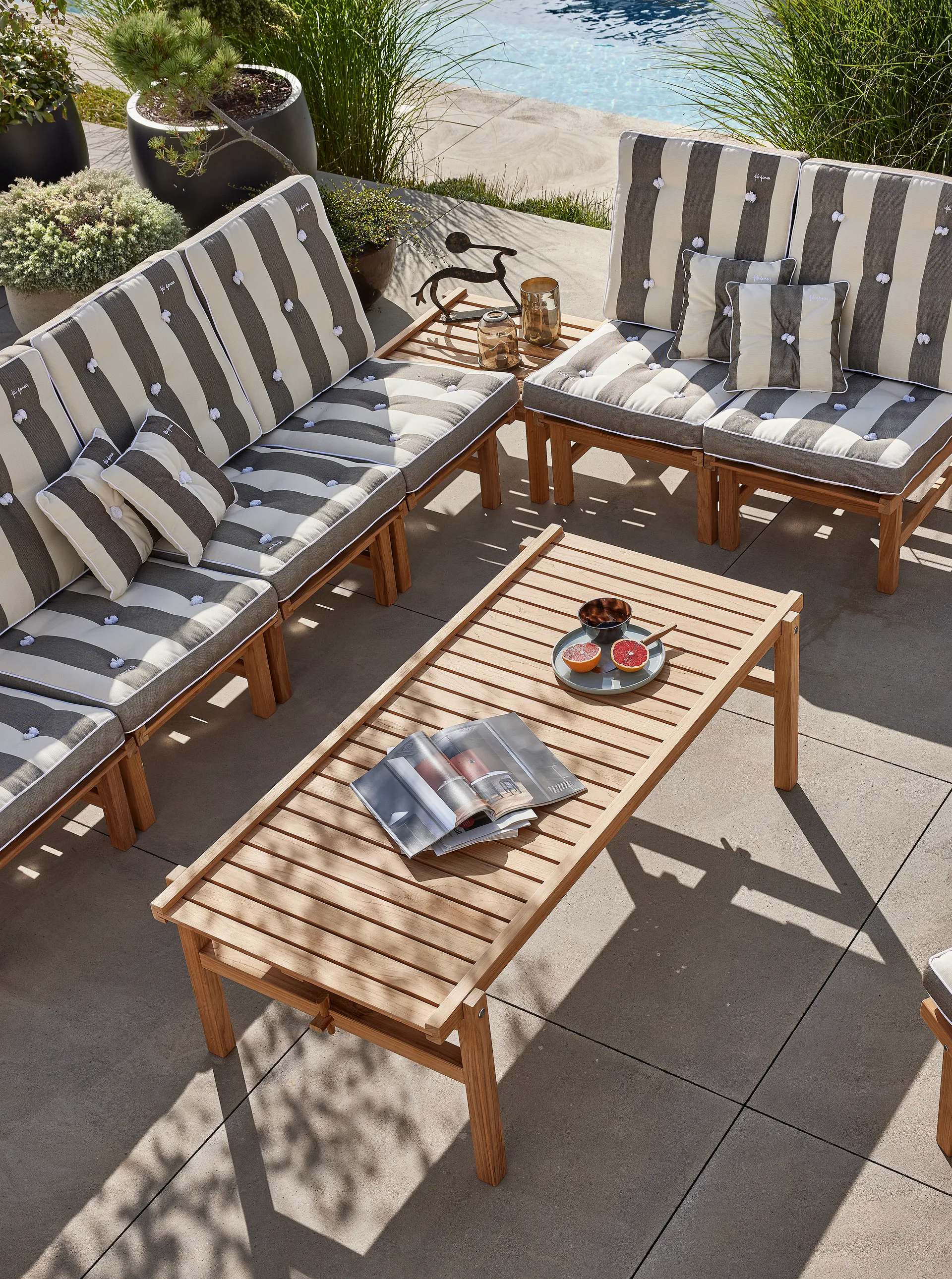 10 fåtölj, Teak Fri Form