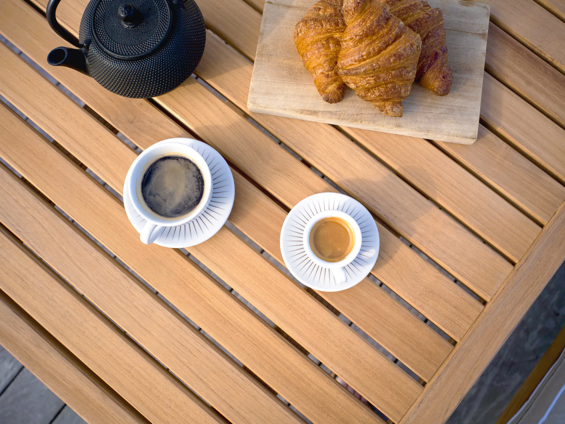 65 bord, Teak, 128x120x68 cm Fri Form