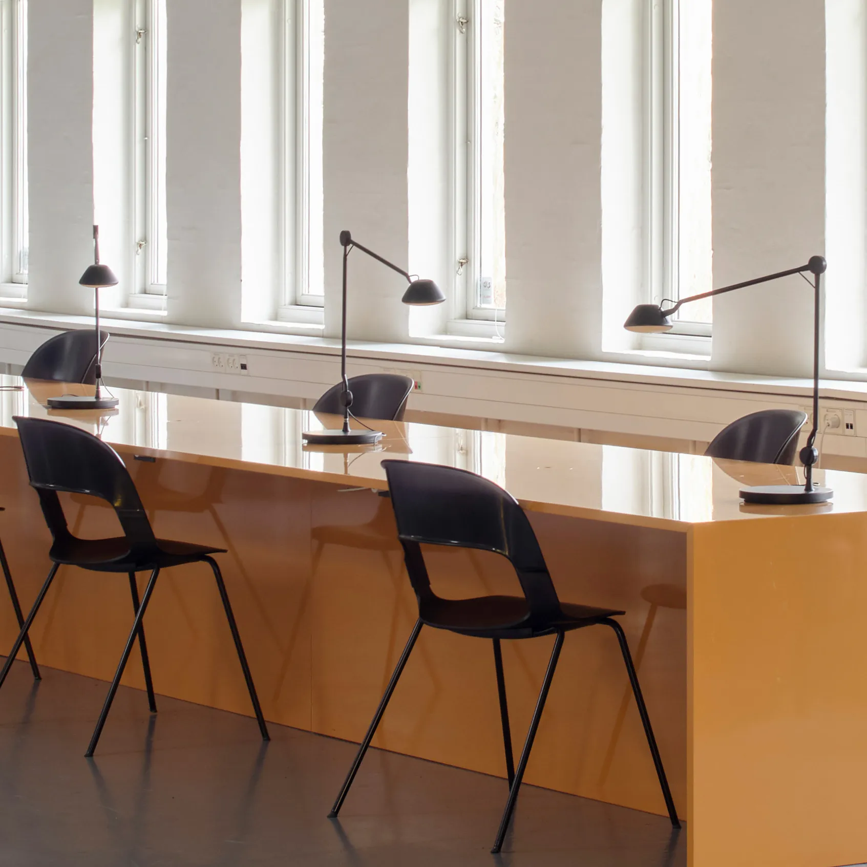 AQ01 bordslampa, Svart Fritz Hansen