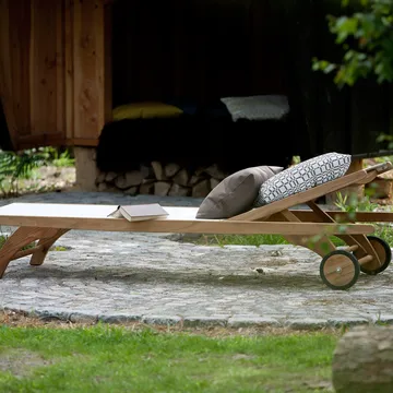 Columbus solsäng - tyg sun texture white, teak - Fritz Hansen