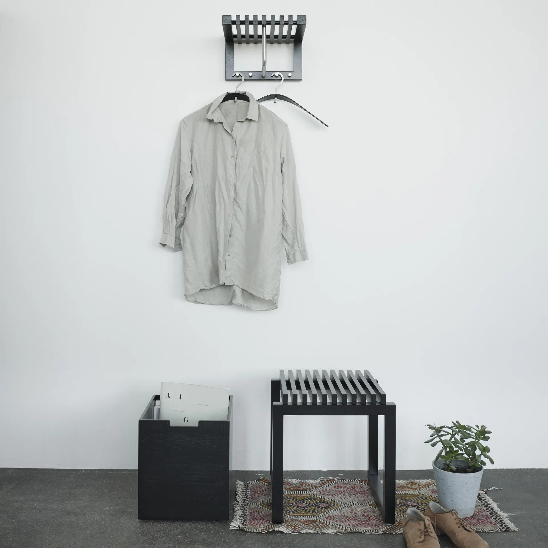 Cutter pall, Svartlackerad ek Fritz Hansen