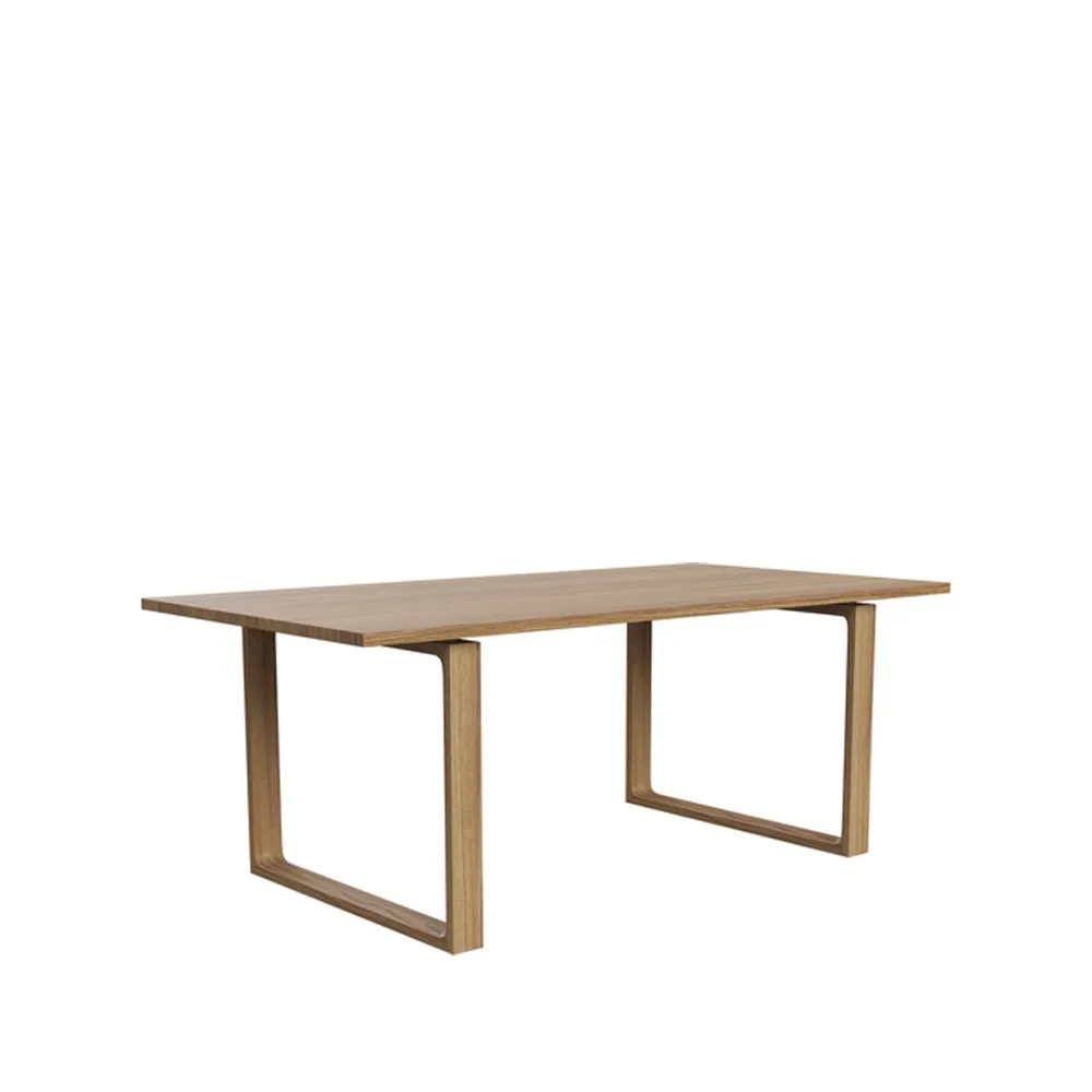 Fritz Hansen Essay CM12 matbord Oljad ek | Skandinavisk Design | Matbord | Beige