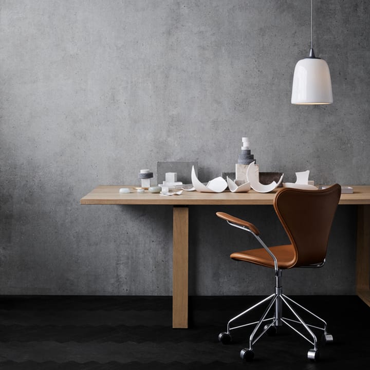 Essay CM42 matbord, Oljad ek Fritz Hansen