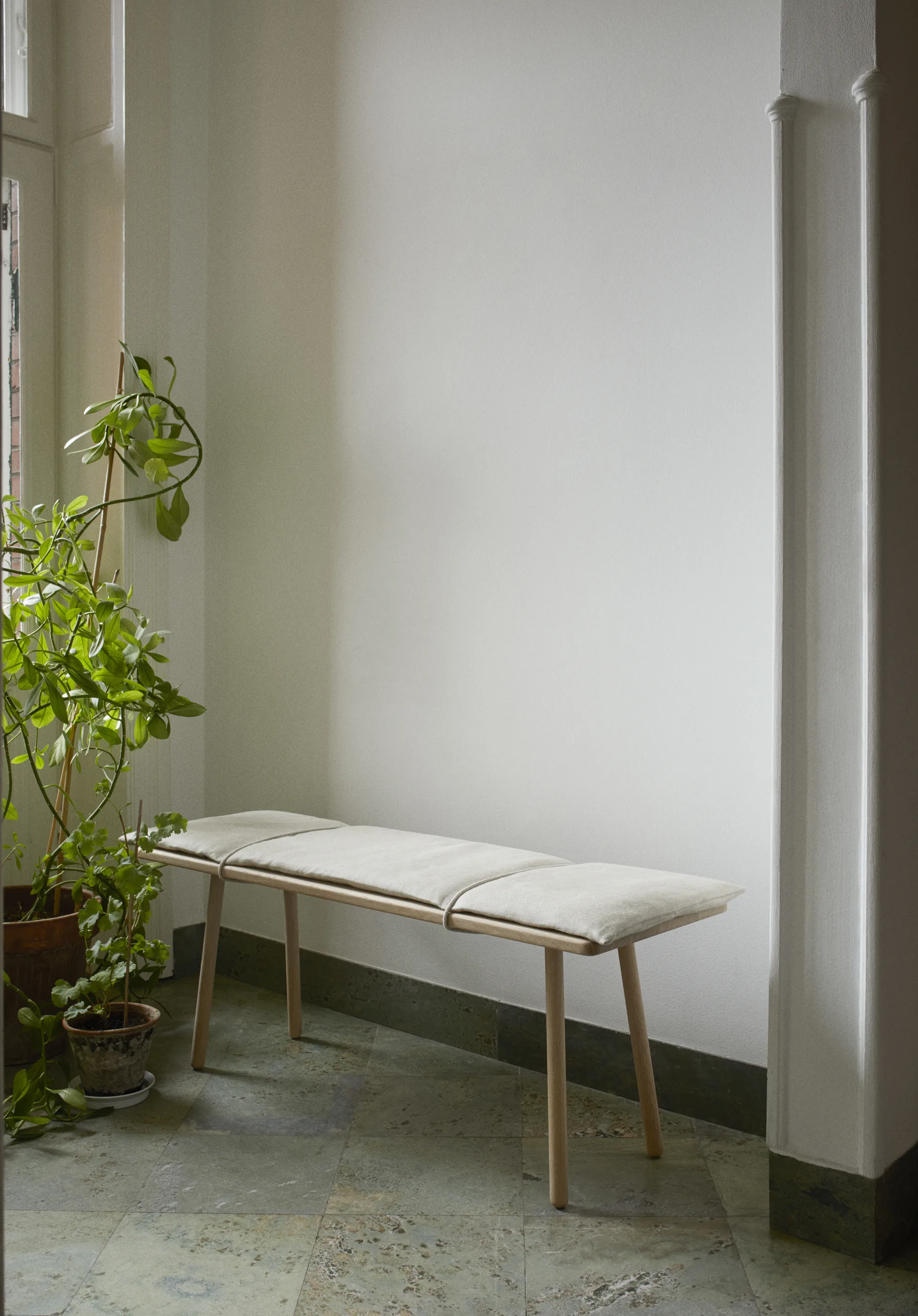 Georg linnedyna med rem till bänk, Beige Fritz Hansen