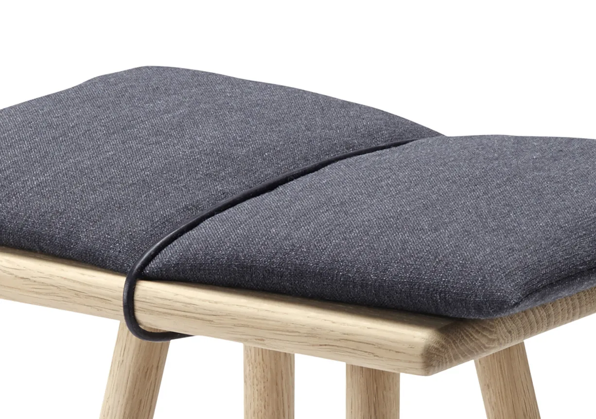 Georg ulldyna med rem till pall/barstol, Mörkgrå-svart Fritz Hansen