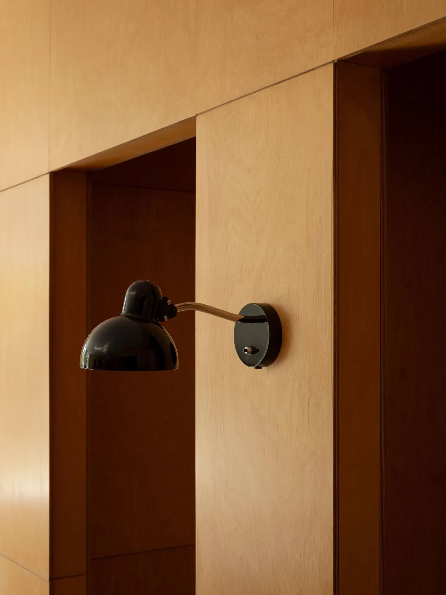 Kaiser Idell 6567-W vägglampa, Black Fritz Hansen