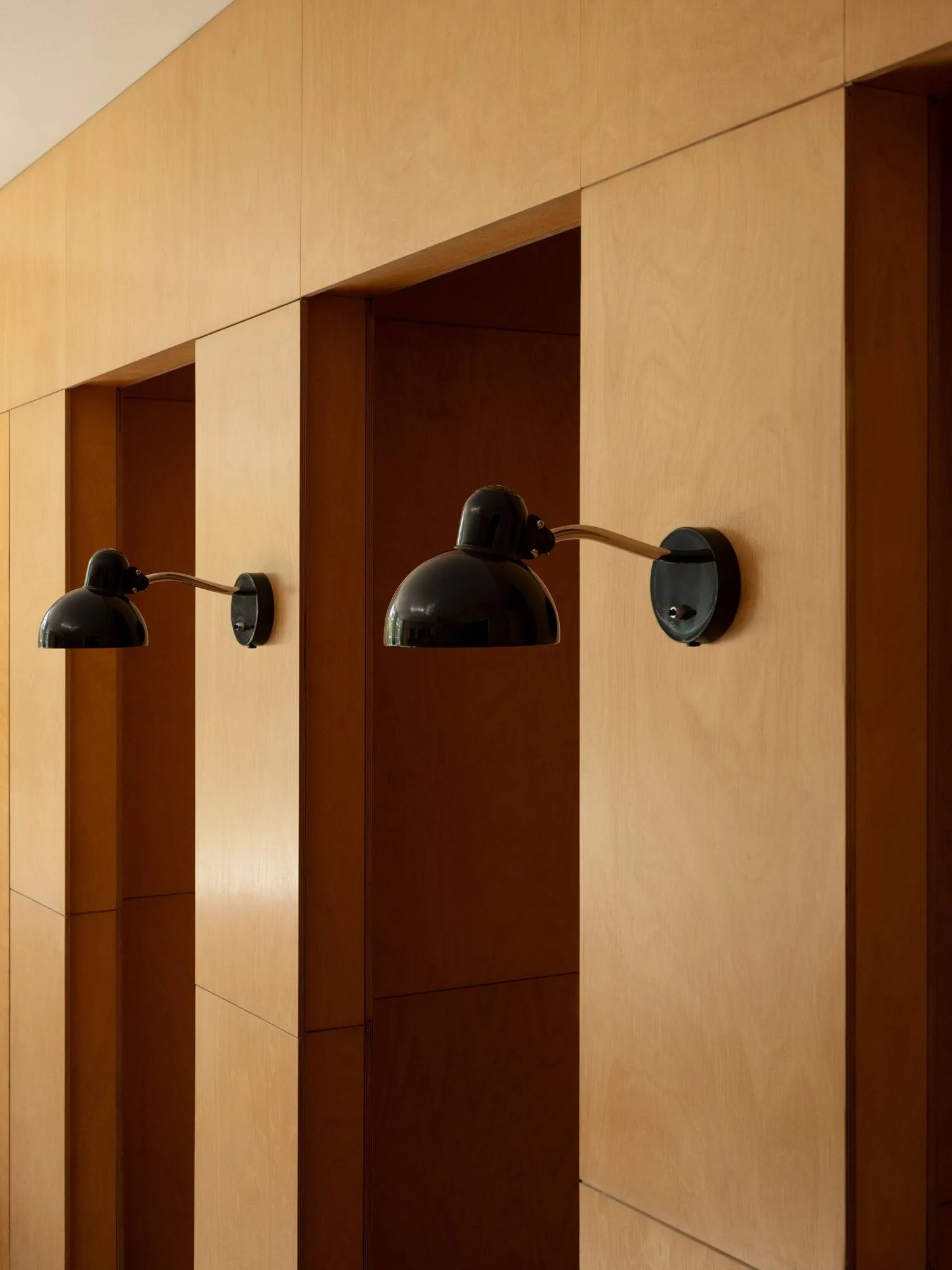 Kaiser Idell 6567-W vägglampa, Matt black Fritz Hansen