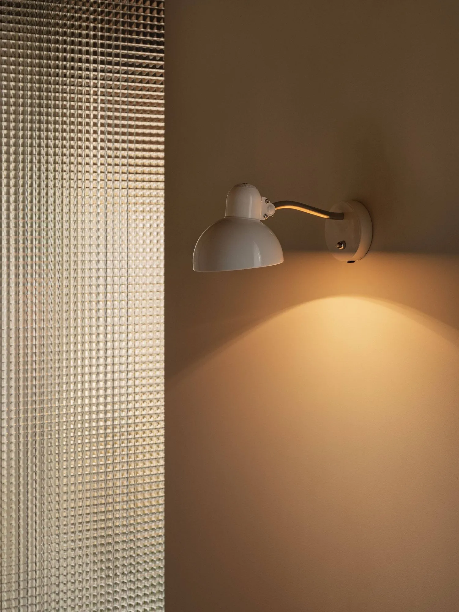 Kaiser Idell 6567-W vägglampa, White Fritz Hansen