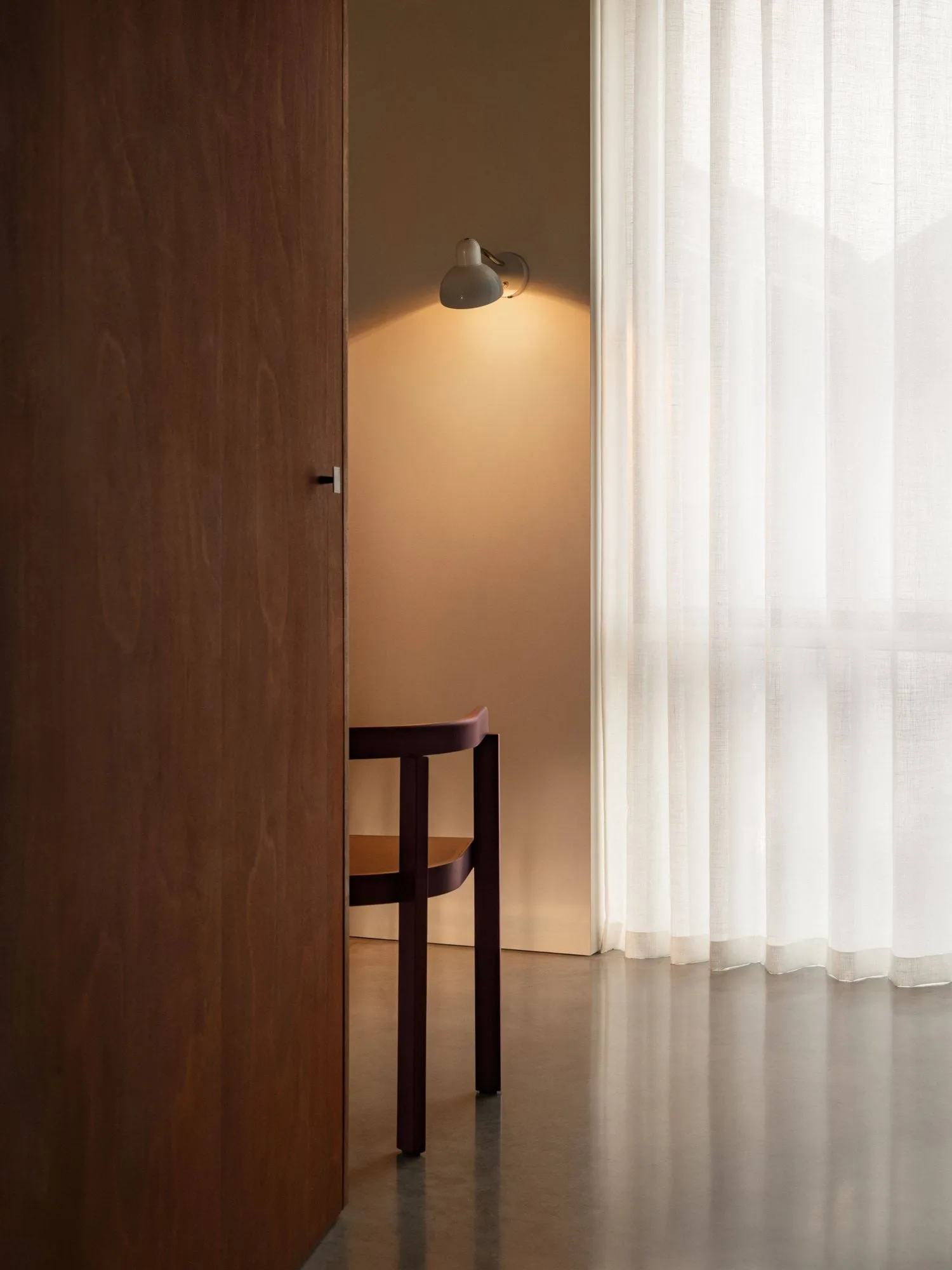 Kaiser Idell 6567-W vägglampa, White Fritz Hansen