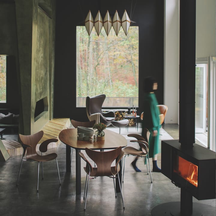 Liljan 3208 karmstol, Lacquered walnut-chrome Fritz Hansen