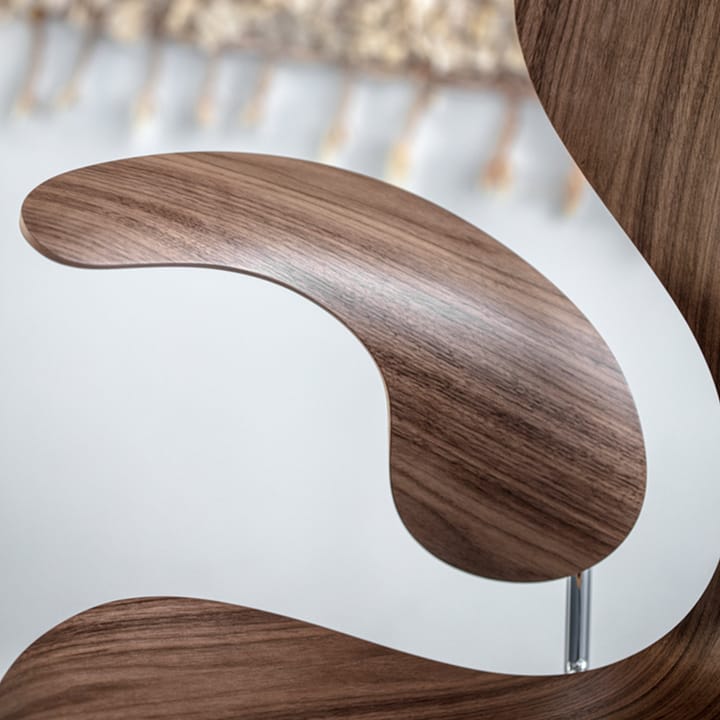 Liljan 3208 karmstol, Lacquered walnut-chrome Fritz Hansen
