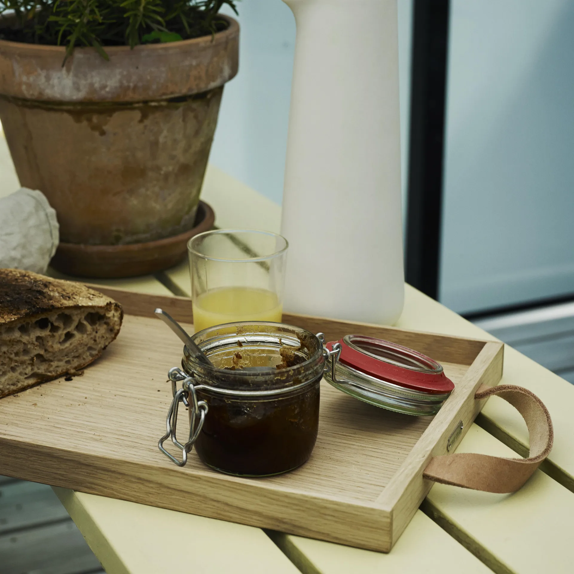 Norr bricka, ek Fritz Hansen