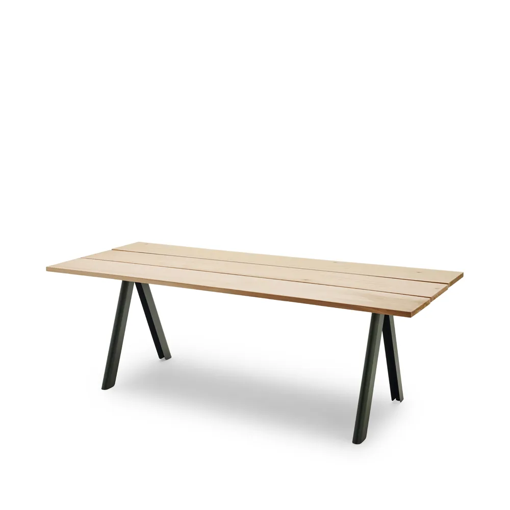 Overlap matbord, cederträ, hunter green stativ Fritz Hansen