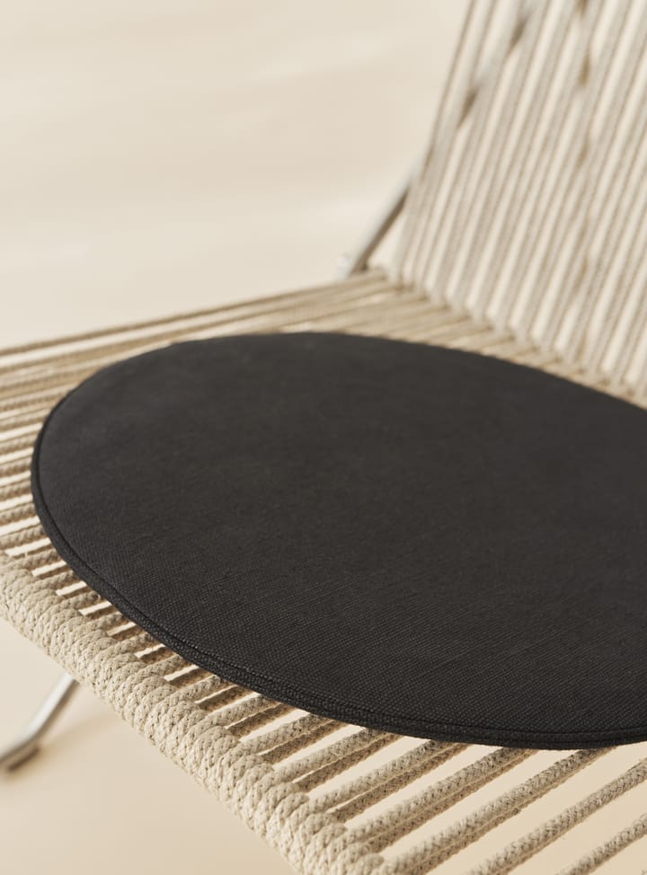 PK4 loungestol med dyna, Rostfritt stål-natur-svart Fritz Hansen