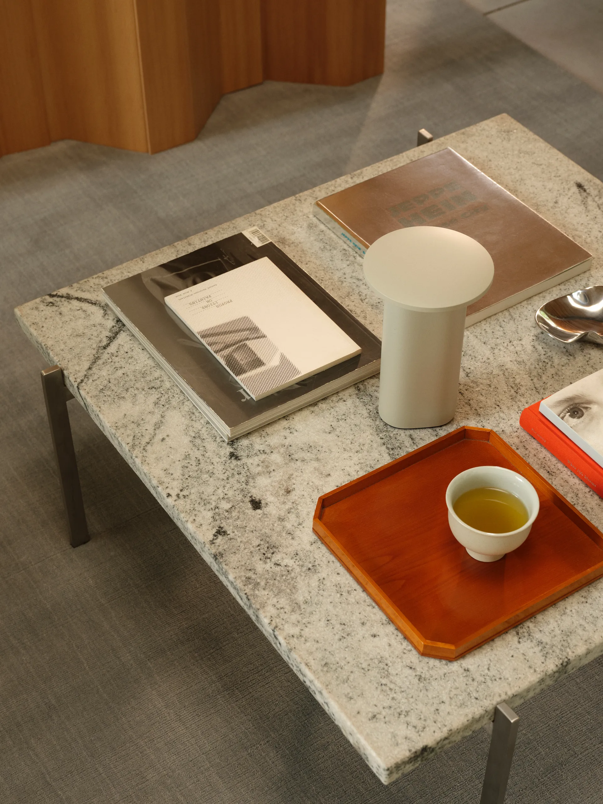 PK61 soffbord, Grey white granit-rostfritt stål, 80x80 cm Fritz Hansen