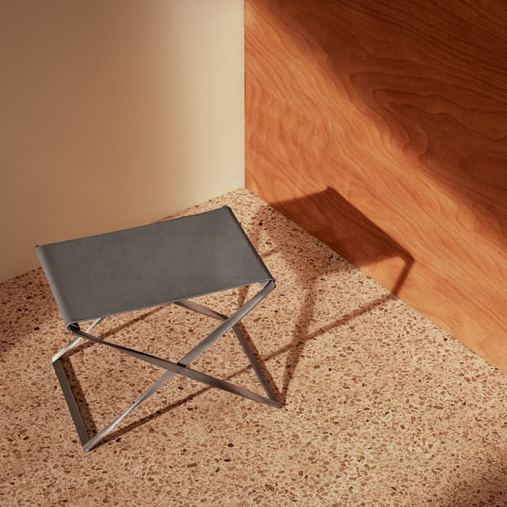 PK91 pall, Leather embrace chocolate Fritz Hansen