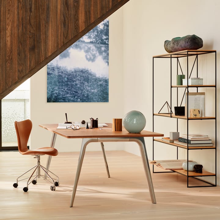 Planner MC520 hylla, Ekfanér-svart 5 hyllor Fritz Hansen